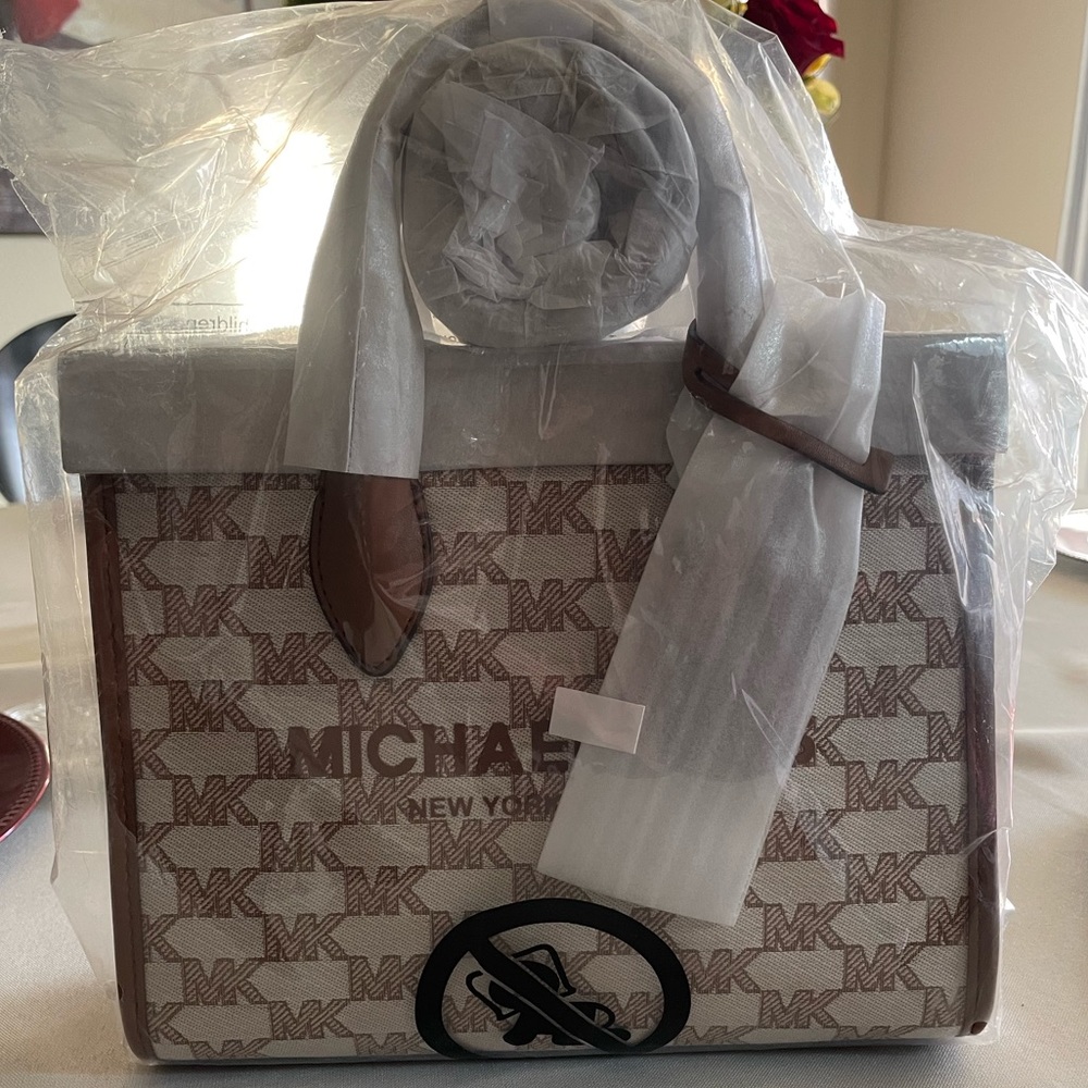 Michael Kors Crossbody